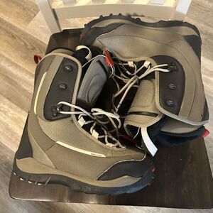 SALOMON ANATOMIC FIT DEFCON SNOWBOARDING BOOTS SIZE US 8.5